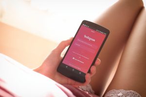 4 Advantages of Using an Instagram Growth Service