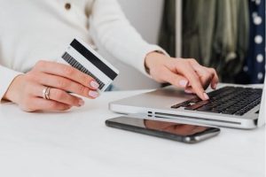 Useful Tips That Will Help Prevent Payment Issues When Working Online