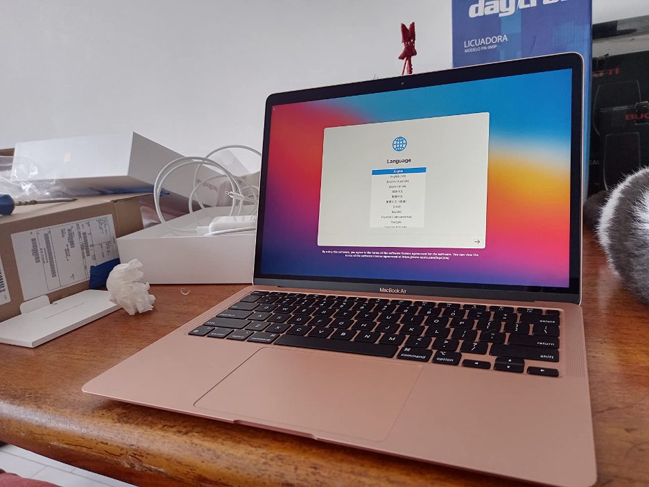 Why the Macbook Air is the Best Laptop for Working from Home