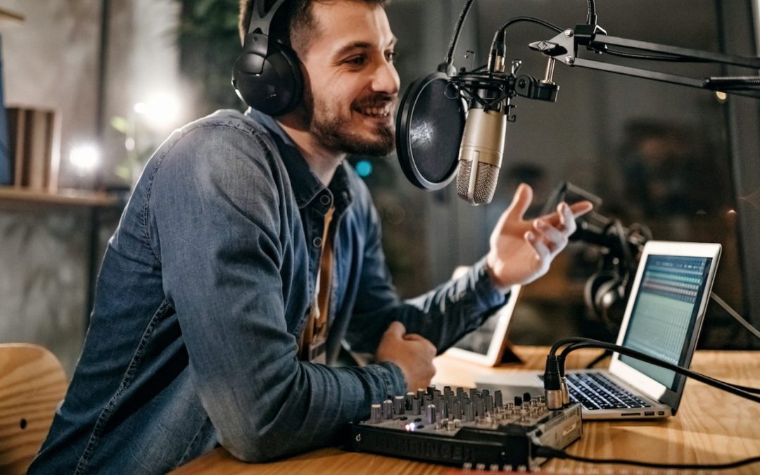Podcast Public Relations | How To Pitch A Podcast In 2023